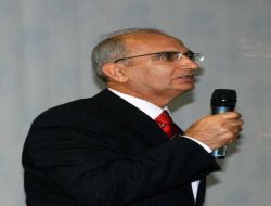 Prof. Dinçer: İnsanlar, Baz İstasyonlarından Daha Fazla Cep Telefonlarından Etkileniyor