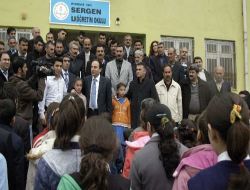 Diyarbakır Büyükşehir Belediyesi, İki Köy Okuluna Kütüphane Yaptırdı
