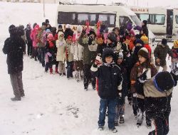 Gönüllü Öğretmenler, Yarıyıl Tatilinde De Öğrenciler İçin Çalıştı
