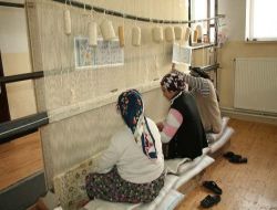 İthal Ucuz Halılar, El Dokuma Halıcılığına Darbe Vurdu