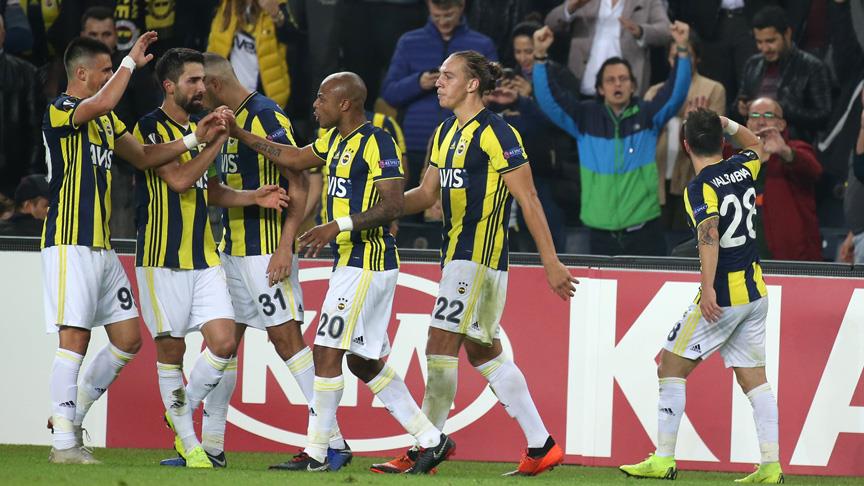 KADIKÖY'DE ZAFER GECESİ