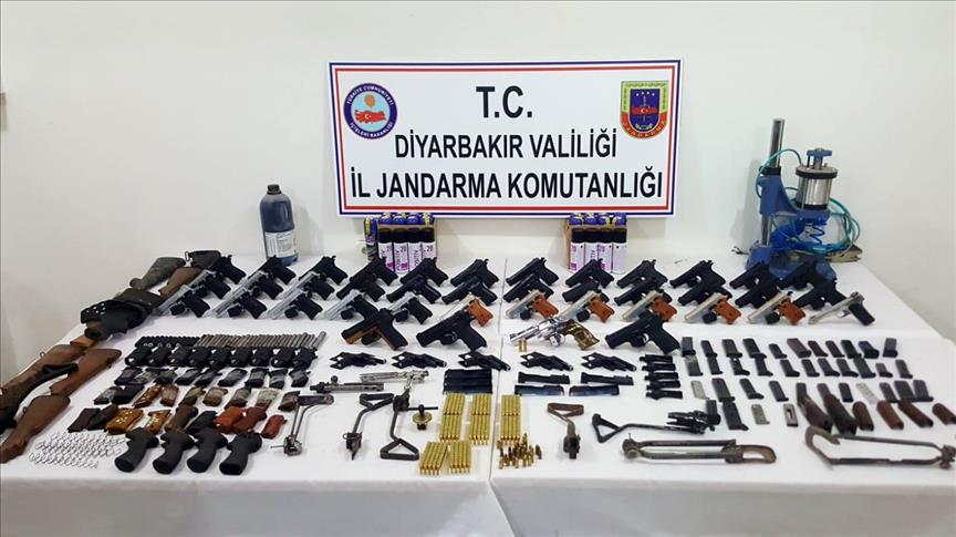 Diyarbakır'da silah kaçakçılığı operasyonu: 5 gözaltı