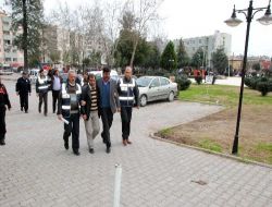 Ceyhan'da Uyuşturucu Operasyonunda Yakalanan 4 Kişi Adliyeye Sevk Edildi!