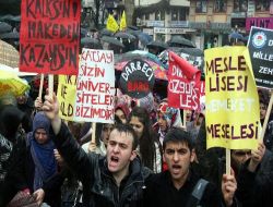 Yağmur Altında Danıştay'ın Katsayı Kararını Protesto Ettiler!