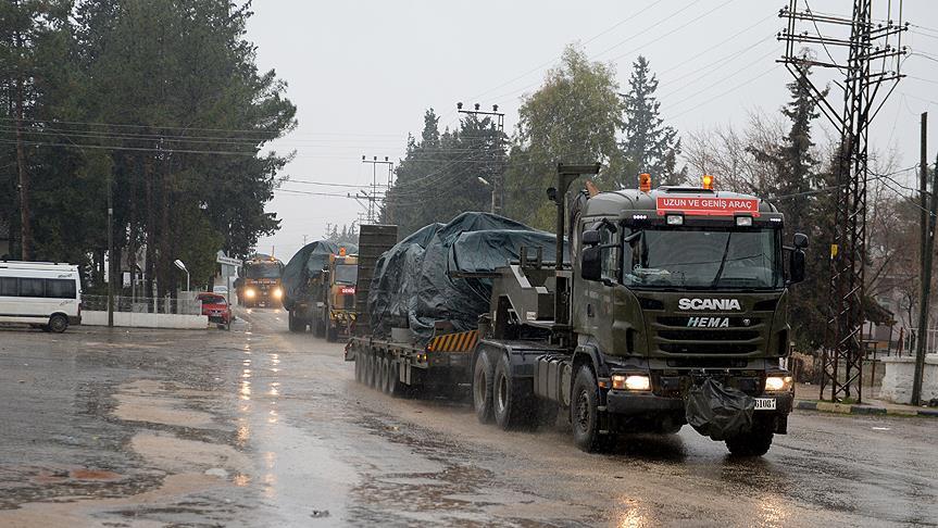 Suriye sınırına askeri sevkiyat sürüyor