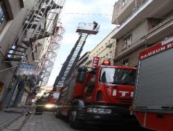 İşhanının Çatısında Çıkan Yangında, Muhasebecinin Evrakları Kül Oldu