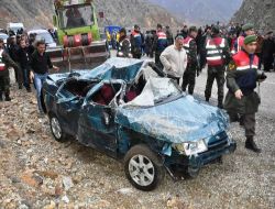 Baraj Gölüne Uçan Otomobildeki İki Kişiden Birinin Cesedi Çıkarıldı