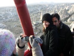 Sevgililer Günü'nü Gökyüzünde Kutladılar