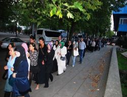 Hollandalılar, Öldürülen Türk İş Kadını İçin Yürüdü!