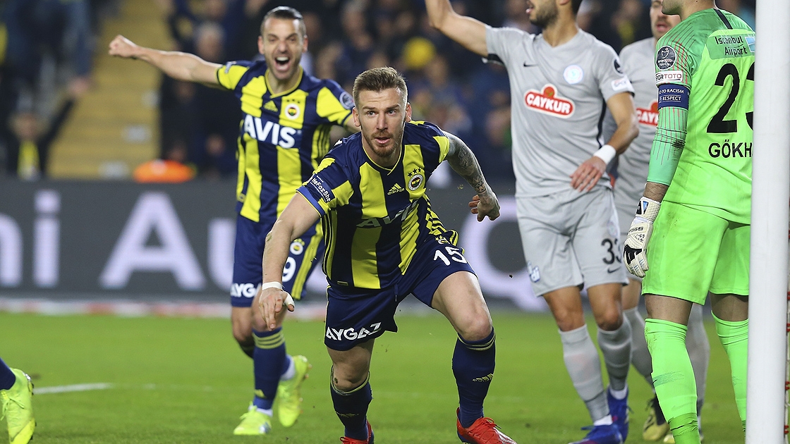 Fenerbahçe yenileriyle gülüyor