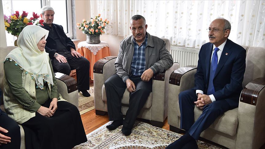 CHP Genel Başkanı Kılıçdaroğlu'ndan şehit ailesine ziyaret