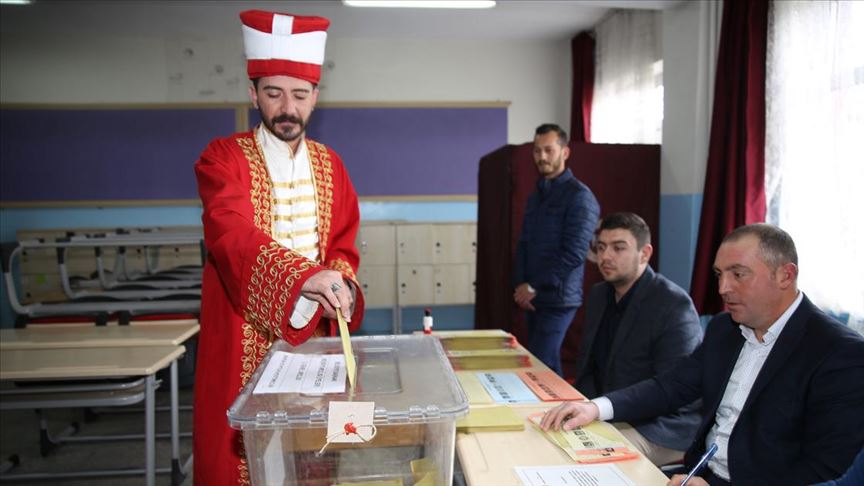 Sandıktan renkli görüntüler...