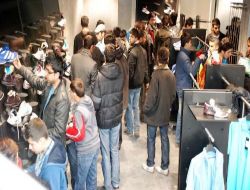 Adidas'ta Ucuzluk İzdihamı