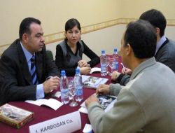 Bir Araya Gelen Özbek Ve Türk İşadamları Daha Çok İşbirliği İstedi