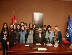Geleceğin Yöneticisi Çocuklar Belediyeyi Ziyaret Etti