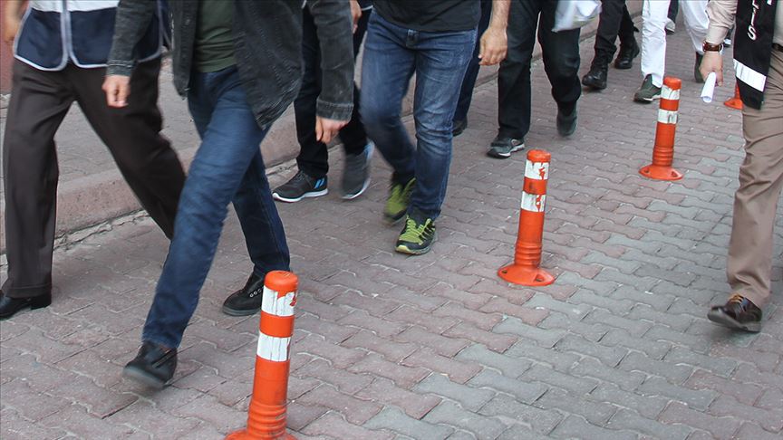 Eski Hava Kuvvetleri personeli 15 kişi FETÖ&#039;den gözaltına alındı