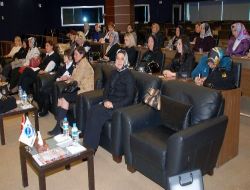 Anne Babanın İletişim Tekniklerini Öğrenmesi, Aile İçinde Sıcak İlişkiler Kurulmasını Sağlıyor