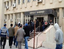 Ehliyet Sınavında Kopya Çektikleri İleri Sürülen Şüpheliler Adliyeye Çıkarıldı