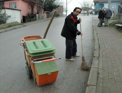 Sıradışı Çöpçü İzin Gününde De Çöp Topluyor