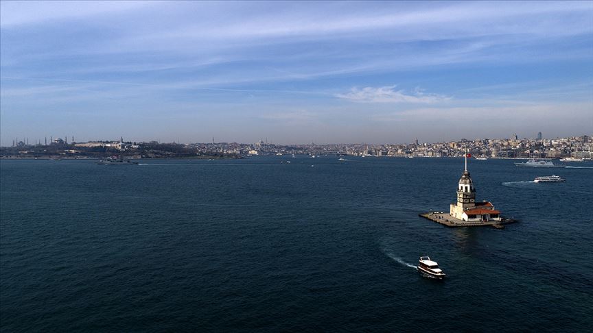 Boğazdan geçen tüm gemilere bayrak dağıtılacak!