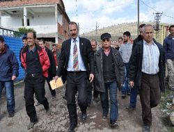 Alevi Köyünü Ziyaret Eden Chp'li Meclis Üyesine Muhtardan Şok Tepki: Vekilleriniz Bizi Odalarından Kovdu!