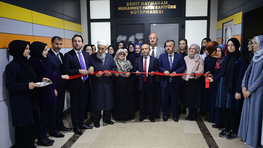 Şehit Kaymakam Safitürk'ün adı Sakarya'da okul kütüphanesine verildi