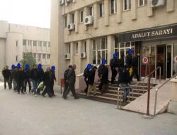 Batman'da 17 Gösterici Tutuklandı!!