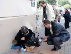 İzmir'de Dilenci Operasyonu Düzenlendi