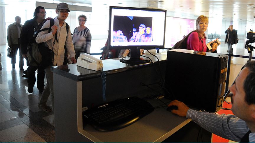 Çin'den gelen yolcular İstanbul Havalimanı'nda termal kameralarla kontrol edildi