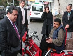 Dörtyol Kaymakamlığı, İki Engelliyi Araç Yardımıyla Sevindirdi