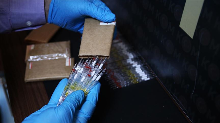 Adana'da 314 tüp kobra yılanı zehri ele geçirildi!