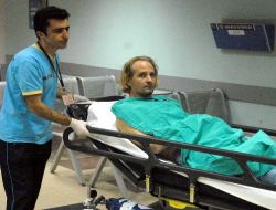 Karnındaki Bıçakla Karakola Gitti