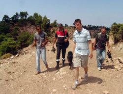Fethiye'de Kaybolan İngiliz Turist, Köpeklerle Aranıyor!!