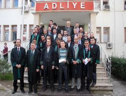 Uşak Barosu'ndan 40 Avukat, Hsyk'yı Protesto Etti!