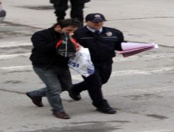 Kot Hırsızı, Güvenlik Kamerasına Yakalandı