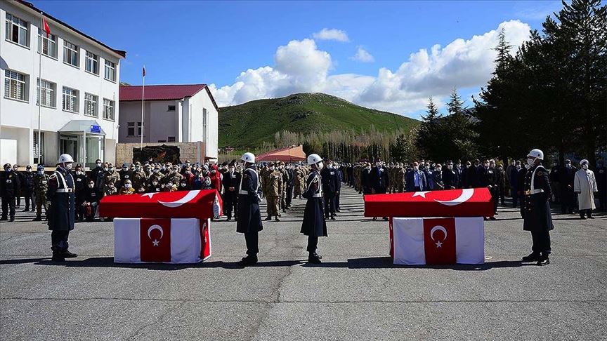 Bitlis'te şehit olan iki asker için tören düzenlendi