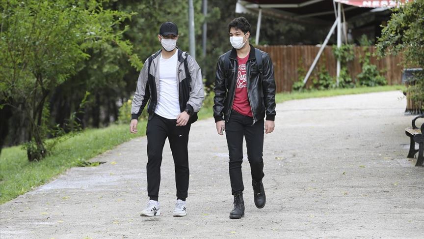 15-20 yaş grubu gençler bir kez daha sokağa çıktı!