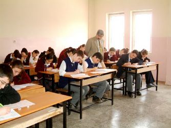 Liselilere müjde: 25 gün izin!!