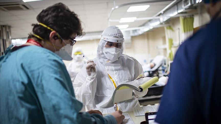 Türkiye'nin koronavirüsle mücadelesinde son 24 saatte yaşananlar