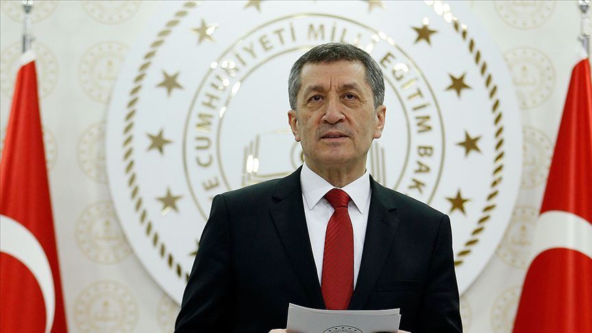 Milli Eğitim Bakanı Ziya Selçuk velilere 'karne' verdi