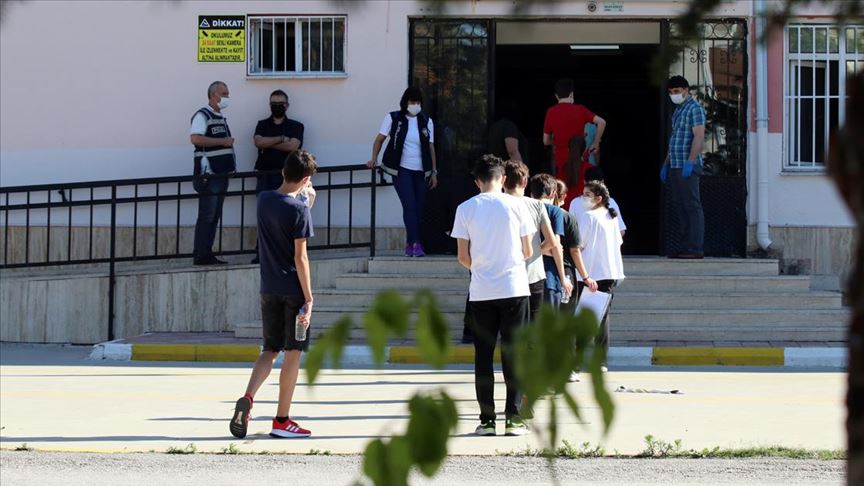 LGS kapsamındaki merkezi sınav başladı