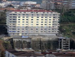 Araç Yolu Olmayan Binaya 8 Katlı Merdivenle Ulaşıldı