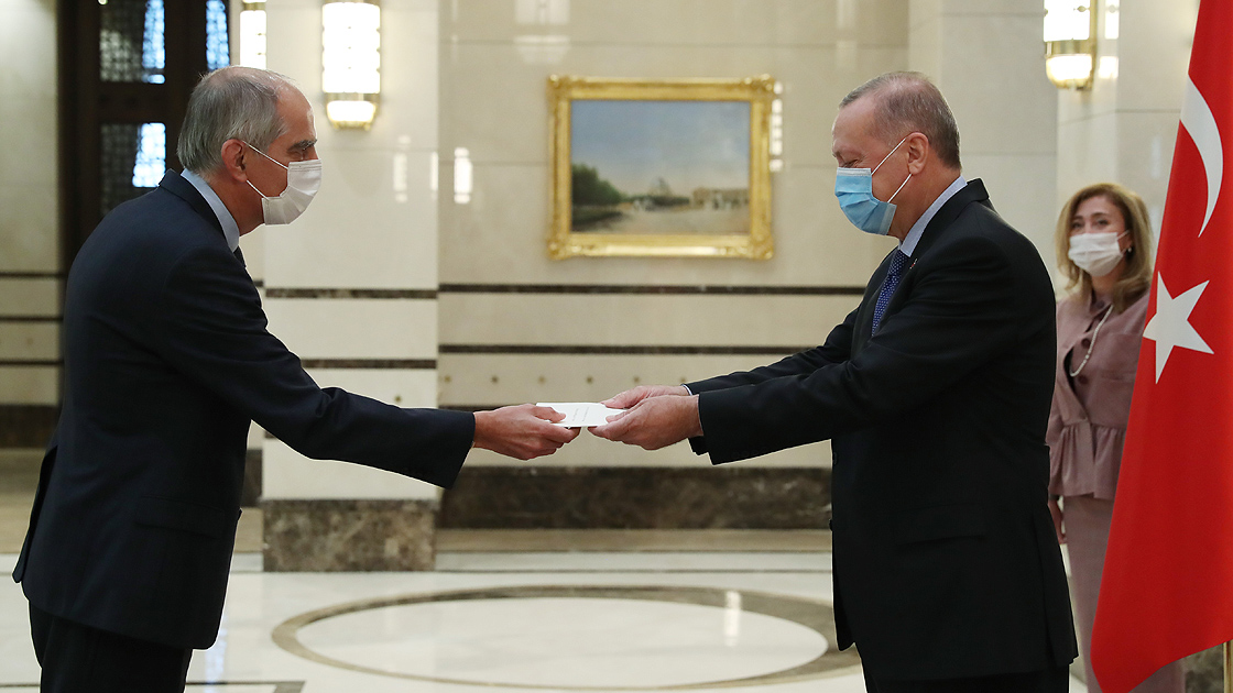 Fransa'nın Ankara Büyükelçisi Herve Magro Erdoğan'a güven mektubu sundu