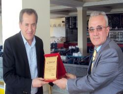 Afmeyad'den İşadamı Kolaylı'ya Plaket