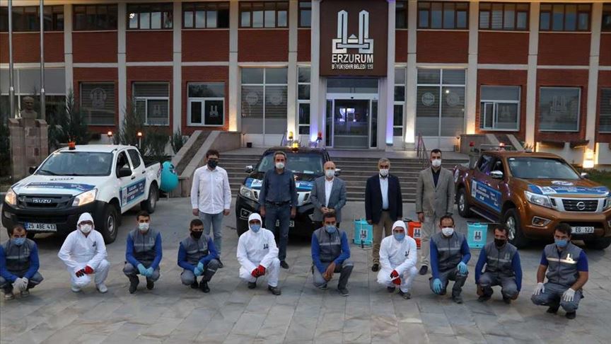Erzurum'da 'ilaçlama ve dezenfeksiyon timleri' Kovid-19'a karşı iş başında..