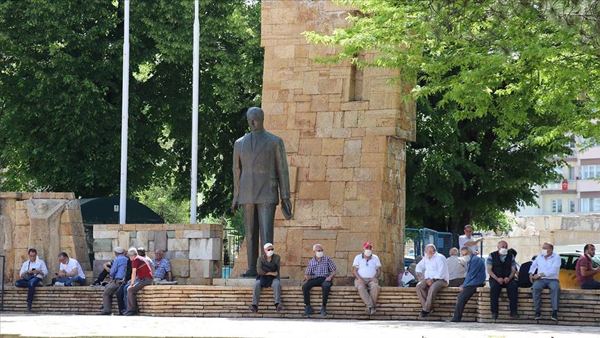 Sivas'ta Kovid-19 karantina kurallarına uymayanlar KYK yurtlarına yerleştirilecek