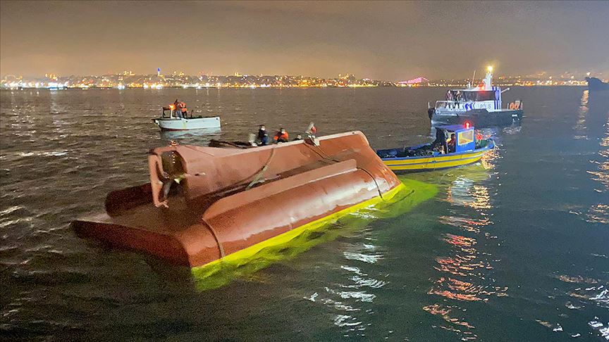 İstanbul'da balıkçı teknesi battı: 2 ölü