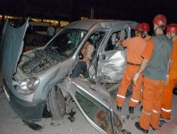Afyonkarahisar'da Trafik Kazası:1 Ölü, 2 Yaralı
