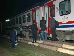 İstanbul-Ankara Demiryolu 5 Saat Sonra Ulaşıma Açıldı!!