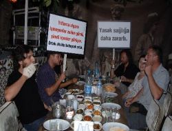 Sigara Yasağı, Meyhanede Protesto Edildi